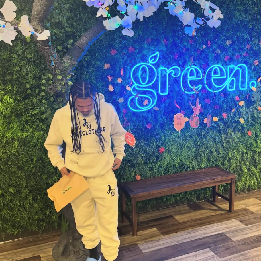 J🐝 Premium Hoodie (4 colors)